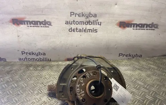 Opel Vectra B Front wheel hub