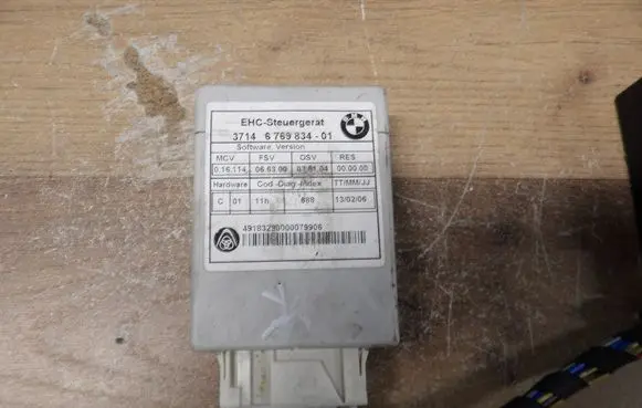BMW 5 E60 E61 Air suspension control unit module (rear) 6769834 4918329000007906
