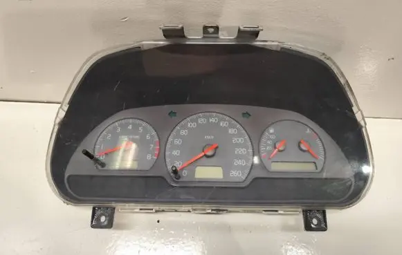 Volvo S40, V40 Speedometer (instrument cluster) 30857579 0P0244031 SW30887708A