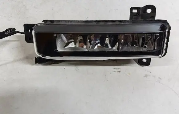BMW 1 F40 Front fog light 8089979