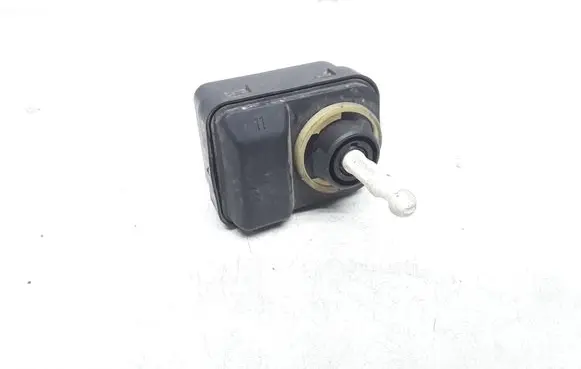 Volvo V70 Headlight level adjustment motor 