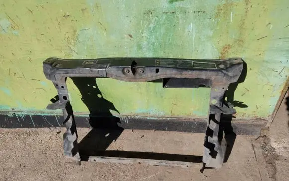 Skoda Octavia Mk2 (1Z) Radiator support slam panel 1Z0805591