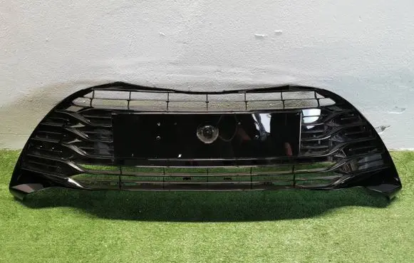 Toyota Yaris Front grill 531020D130DANEK 531020D130