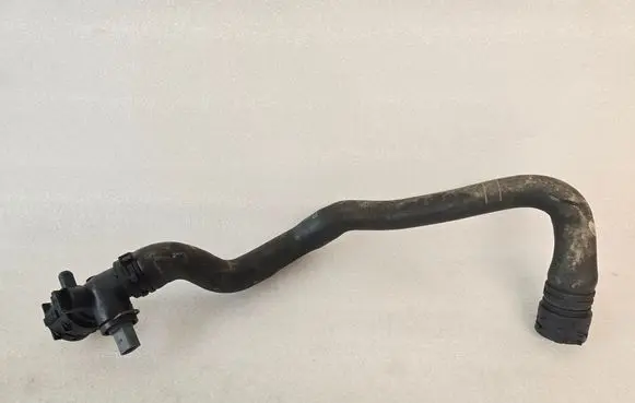 Porsche Macan (95B) Engine coolant pipe/hose 95B121109F