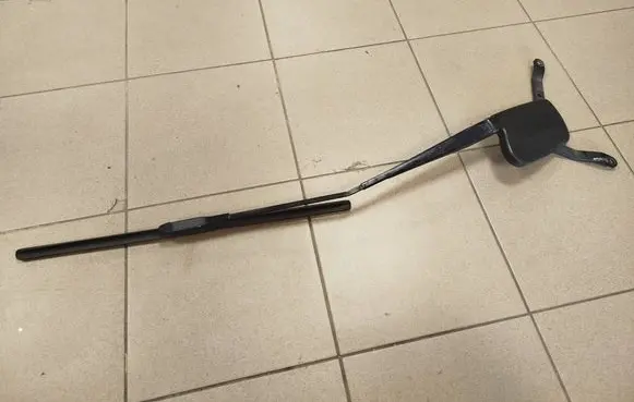 Mercedes-Benz R W251 Front wiper blade arm A2518200840