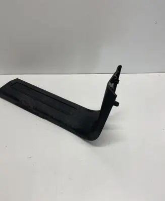 Ford Explorer Front sill trim cover DB537813201 1993099