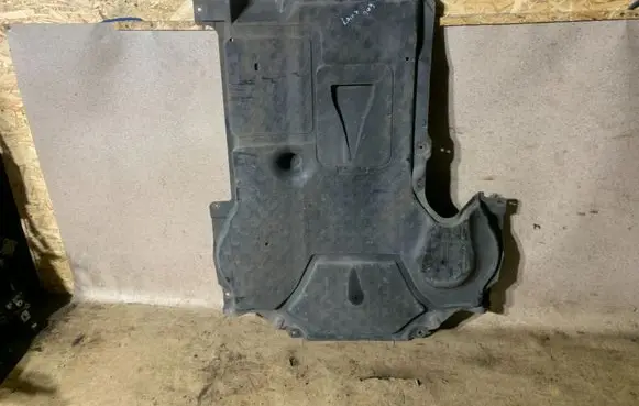 Mercedes-Benz CLS C218 X218 Engine splash shield/under tray 