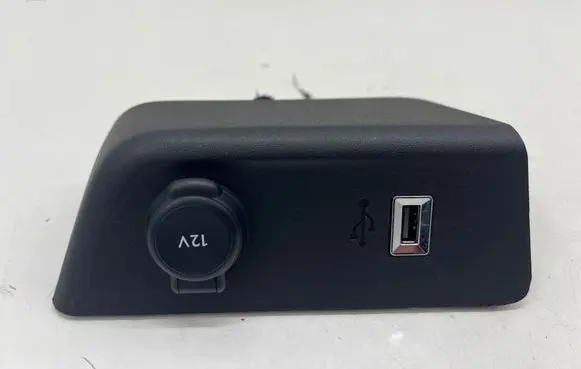 Opel Mokka B USB socket connector 9830788680