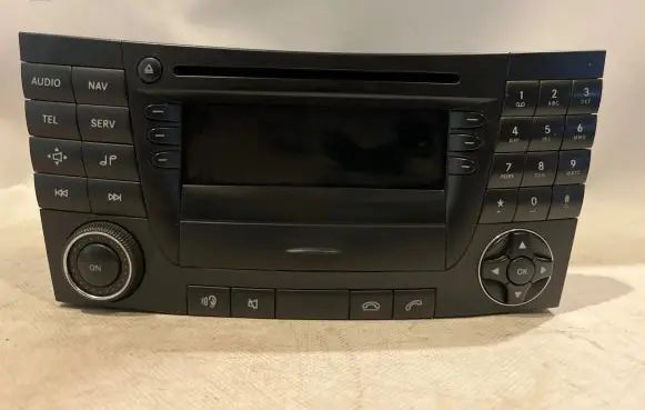 Mercedes-Benz E W211 Audio system kit A2118202097 51064560 00SB64Z