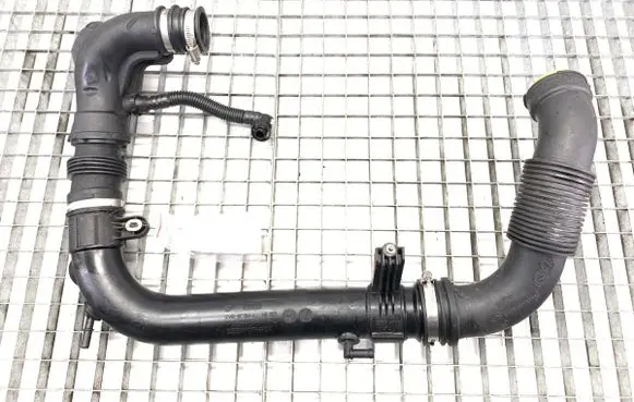 Ford Focus Air intake hose/pipe CV616C784AG