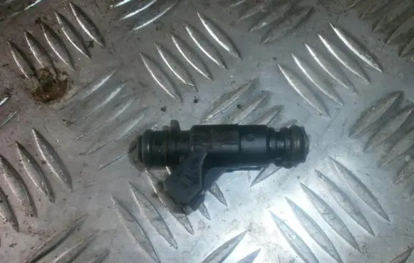 Mercedes-Benz C W202 Fuel injector 0280155742