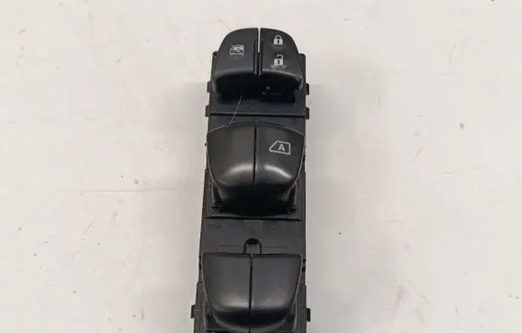 Nissan Juke II F16 Electric window control switch