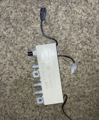 BMW 5 E39 Antenna control unit 65258378090
