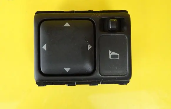 Nissan Note (E11) Wing mirror switch