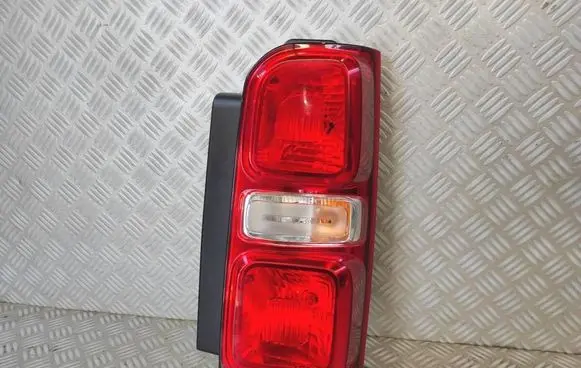 Peugeot Expert Rear/tail lights 9808243080