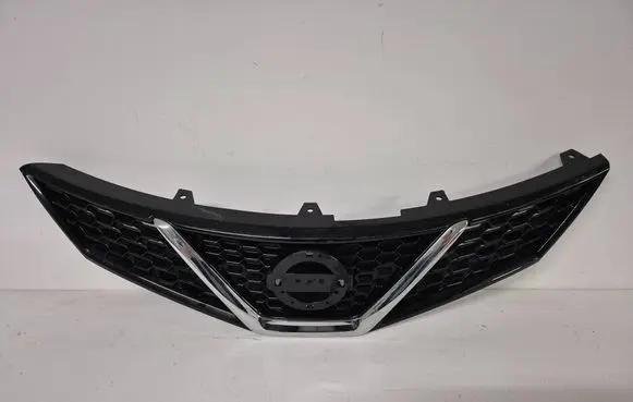 Nissan Pulsar Front bumper upper radiator grill 6231032LOA