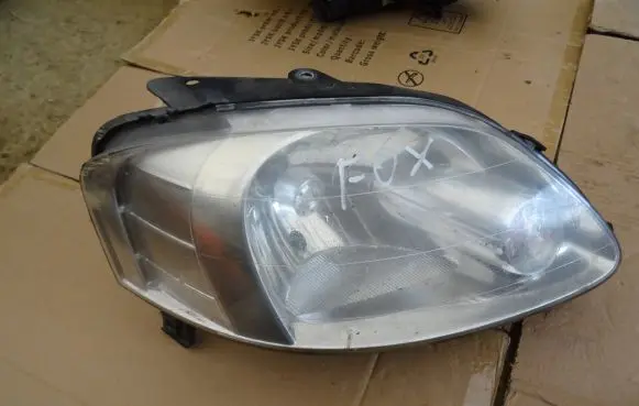 Volkswagen Fox Headlight/headlamp