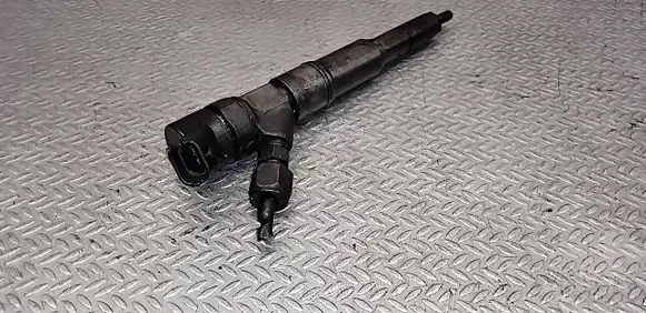 BMW 5 E39 Fuel injector 7785984 0445110047