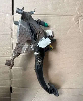 Renault Scenic III - Grand scenic III Clutch pedal 465030038R