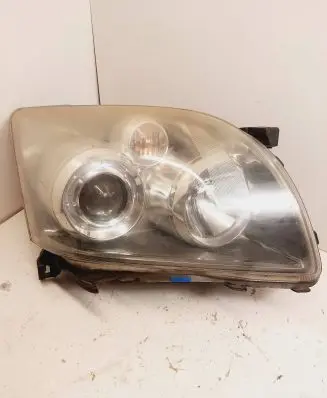 Toyota Avensis T250 Headlight/headlamp