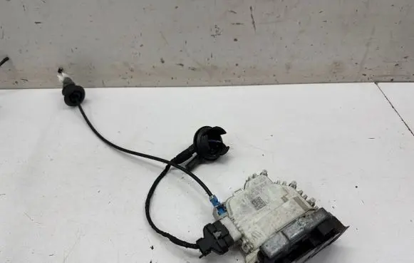 Audi A3 S3 8V Front door lock 8X2837015B