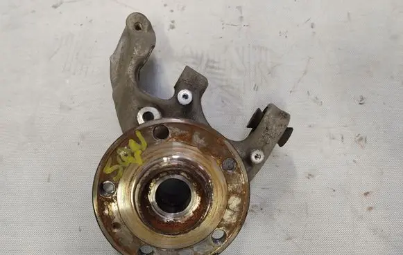 Rear wheel hub spindle/knuckle