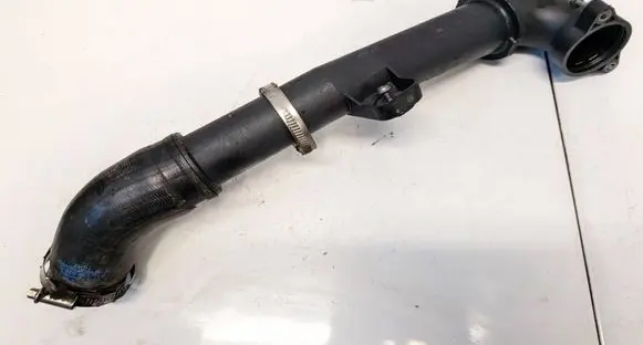 Seat Leon (5F) Intercooler hose/pipe 04L145770S