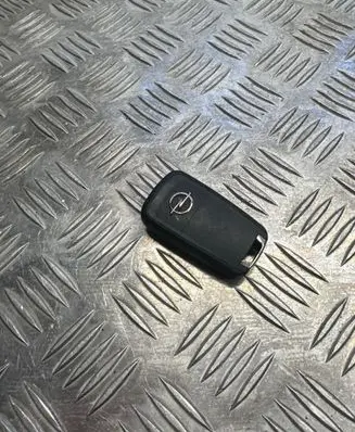 Opel Astra J Ignition key/card 13500226 2008DJ2922