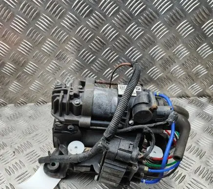 BMW 7 G11 G12 Air suspension compressor/pump 6884682