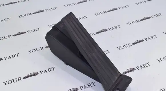 BMW 1 E81 E87 Accelerator throttle pedal 6770935