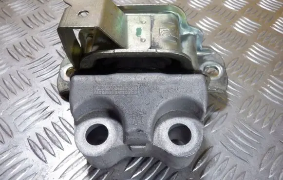 Volkswagen Golf VII Engine mounting bracket 071A23621