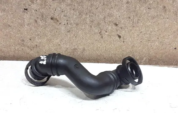 Volkswagen PASSAT B6 Breather hose/pipe 06F103212D