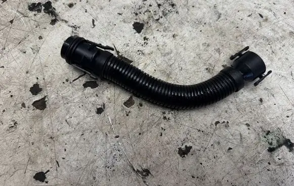 BMW 5 E60 E61 Breather hose/pipe 58650710