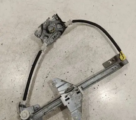 Rear door manual window regulator
