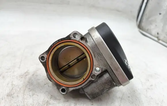 BMW 1 E81 E87 Throttle valve 1439224 300505 408238422003