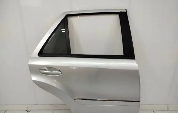 Mercedes-Benz ML W164 Rear door 