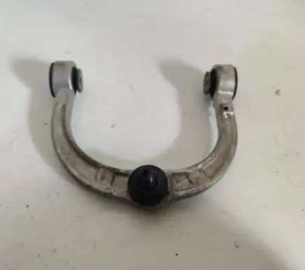 Mercedes-Benz R W251 Front lower control arm/wishbone KAG94583