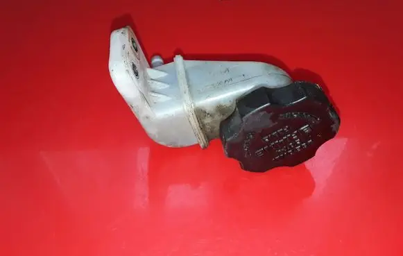 Chevrolet Captiva Brake fluid reservoir NOCODE
