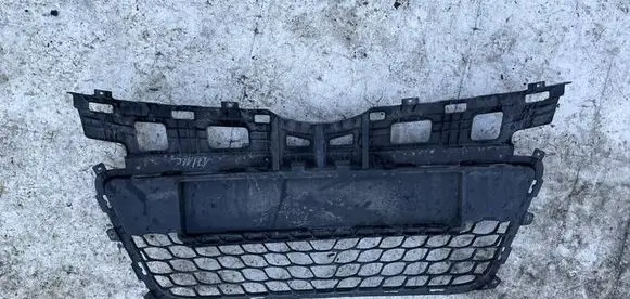 Hyundai i30 Front bumper lower grill 865612R000 86561-2R000