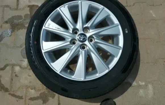 Toyota Yaris XP210 R15 alloy rim 