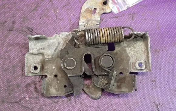 Mazda 3 I Engine bonnet/hood lock/catch 