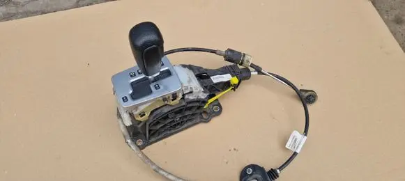 Volvo S60 Gear shifter/selector 30759121