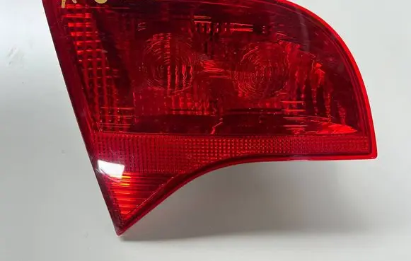 Audi A4 S4 B7 8E 8H Tailgate rear/tail lights 8E9945093 484501 ULO749001