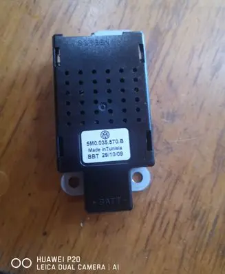 Volkswagen Golf VI Aerial antenna amplifier 5M0035570B