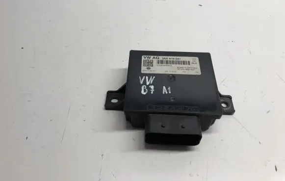 Volkswagen PASSAT B7 Voltage converter/converter module 3AA919041