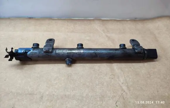 Mercedes-Benz S W221 Fuel main line pipe A6420703095