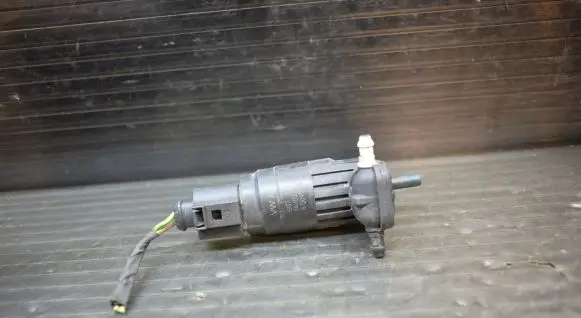 Audi A3 S3 8P Windscreen/windshield washer pump 1K6955651