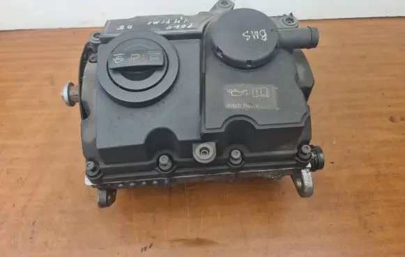 Volkswagen Polo IV 9N3 Engine head 045103373H