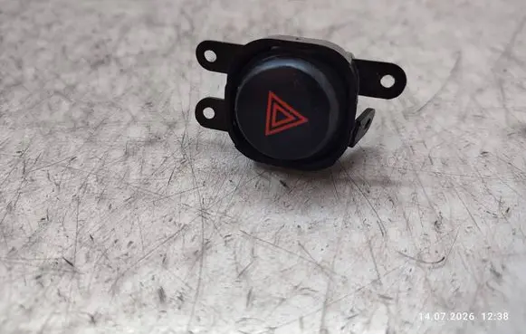 Nissan Navara Hazard light switch
