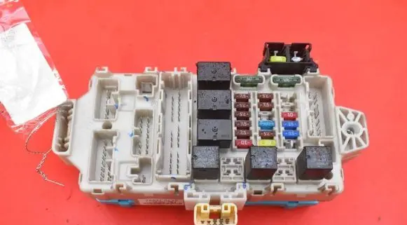 Mitsubishi Outlander Fuse box set MR587875